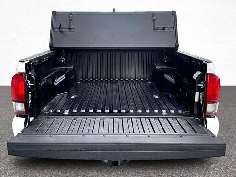 Certified 2023 Toyota Tacoma SR AWD/4WD image 10