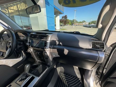Used 2018 Toyota 4Runner SR5 RWD image 29