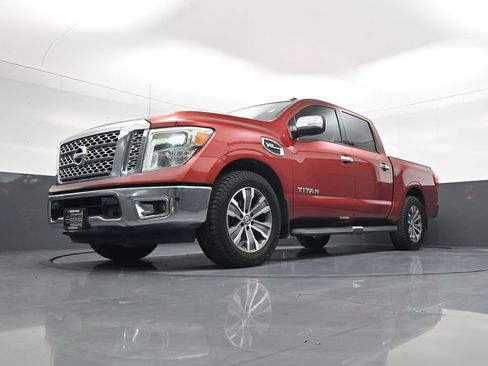 Used 2017 Nissan Titan SL image 19