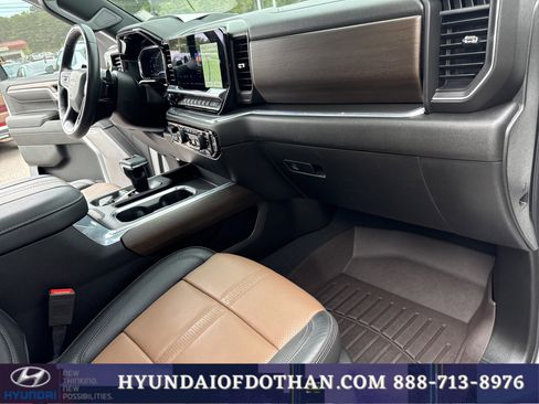 Used 2024 Chevrolet Silverado 1500 High Country w/ Technology Package image 15