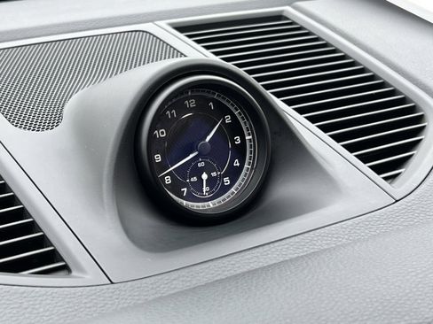 Certified 2025 Porsche Macan image 25