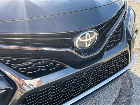 Used 2022 Toyota Camry XSE FWD image 32