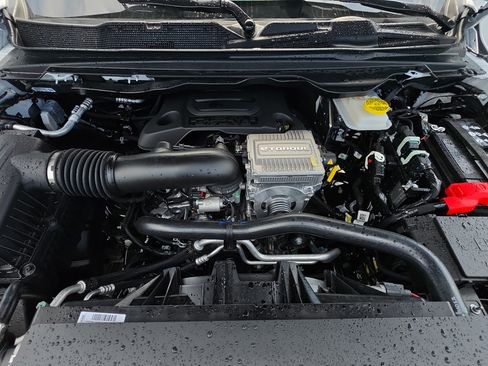 New 2026 RAM 1500 4x4 Crew Cab image 25