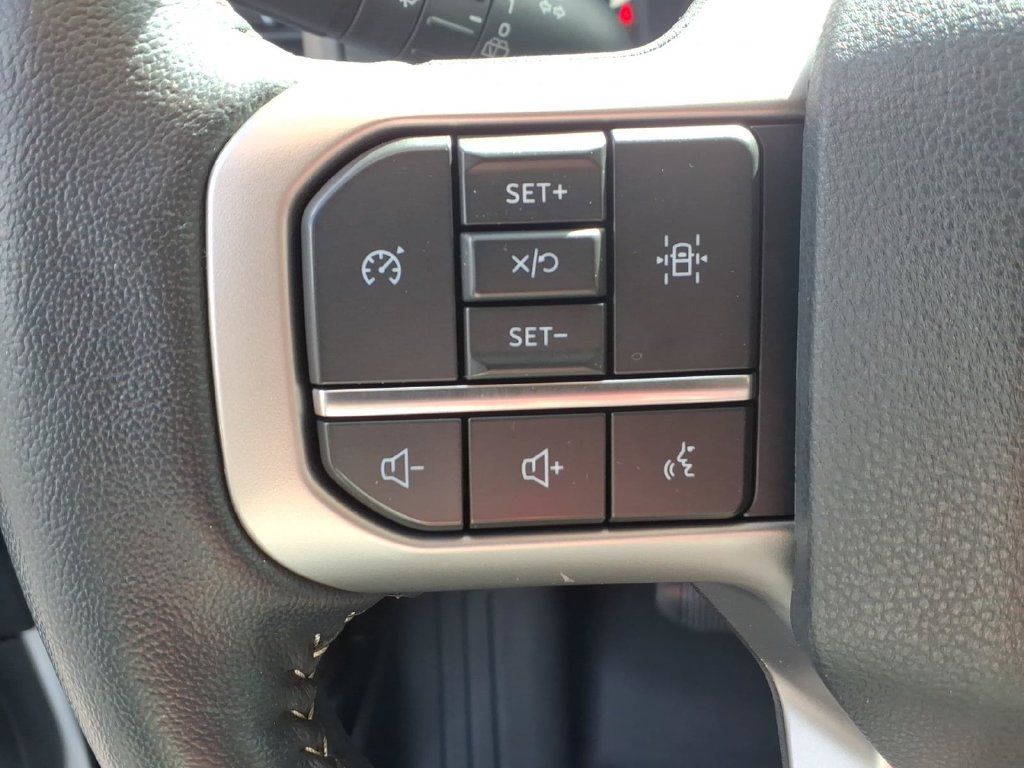 Used 2023 Ford Expedition XLT AWD/4WD image 21