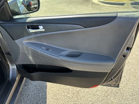 Used 2011 Hyundai Sonata GLS image 14