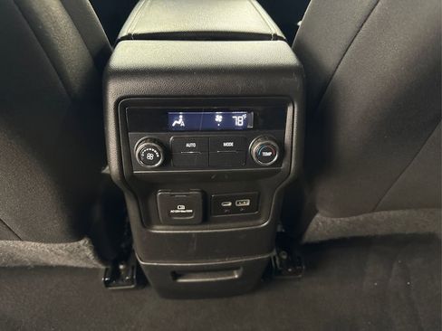 Used 2021 GMC Acadia SLE w/ Driver Convenience Package image 32