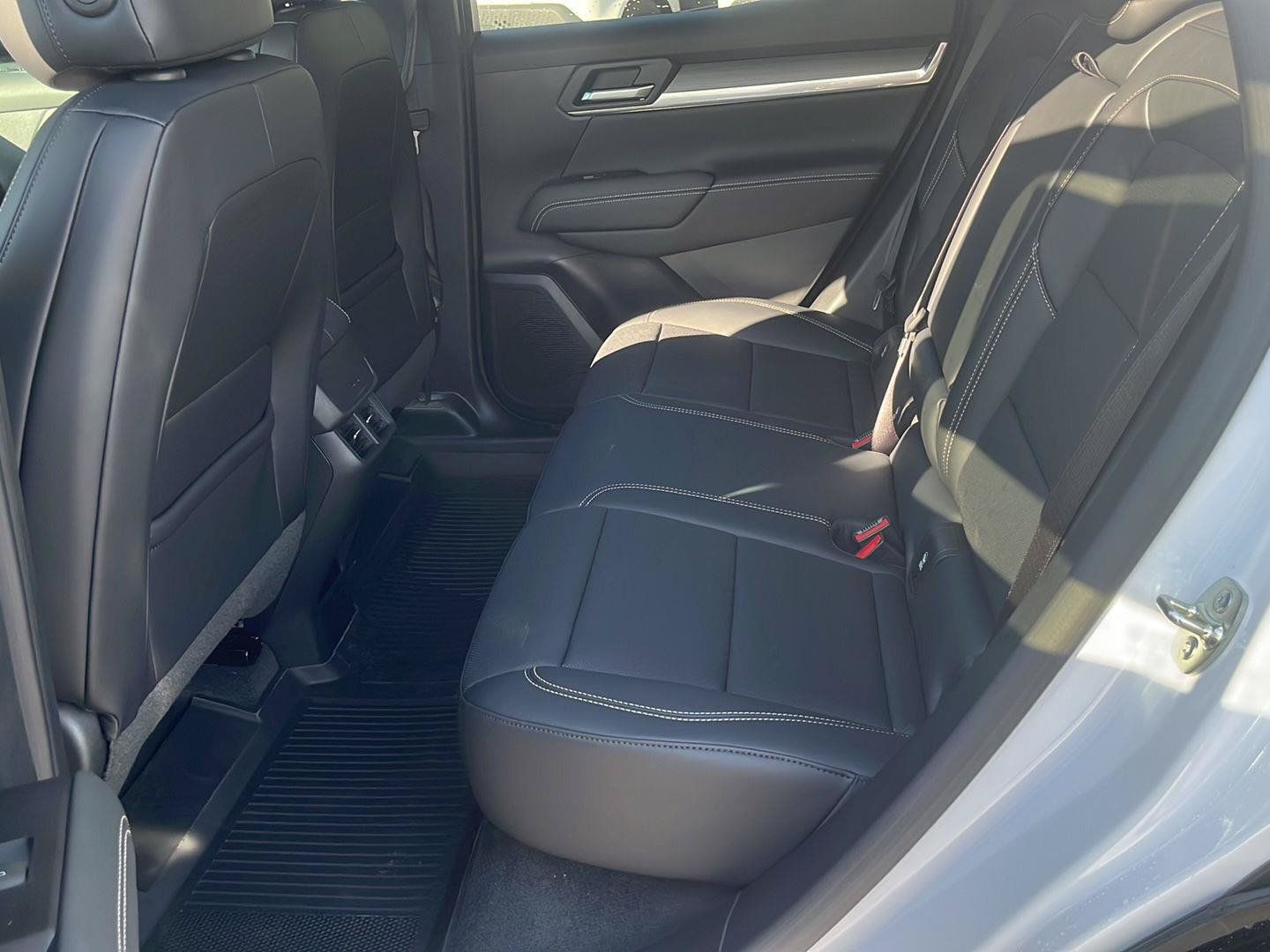 New 2027 GMC Terrain Elevation w/ Elevation Premium Package AWD/4WD image 10