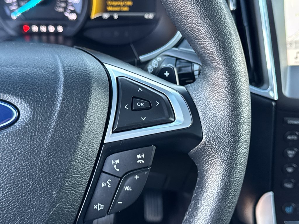 Used 2018 Ford Edge Titanium w/ Equipment Group 302A AWD/4WD image 26