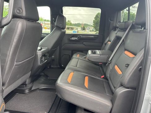 Used 2024 GMC Sierra 2500 AT4 w/ AT4 Preferred Package AWD/4WD image 19