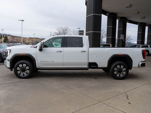 Used 2024 GMC Sierra 3500 Denali w/ Denali Reserve Package image 4
