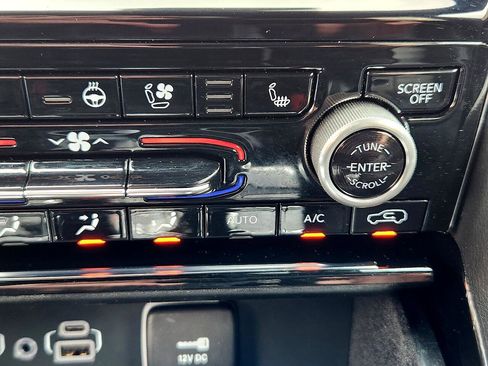 Used 2022 Jeep Grand Cherokee L Overland w/ Luxury Tech Group IV image 24