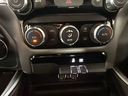 Used 2022 RAM 1500 Big Horn AWD/4WD image 22