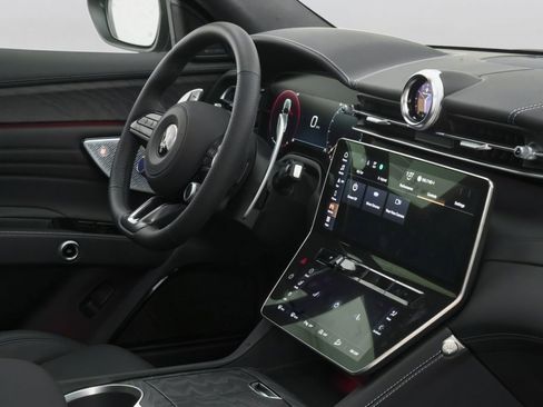 New 2025 Maserati Grecale Modena AWD/4WD image 44