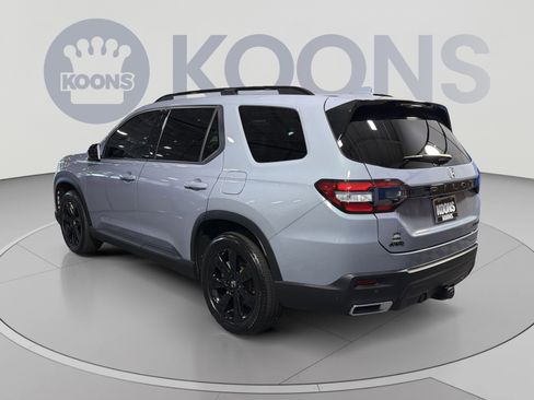 Used 2025 Honda Pilot Black Edition image 4