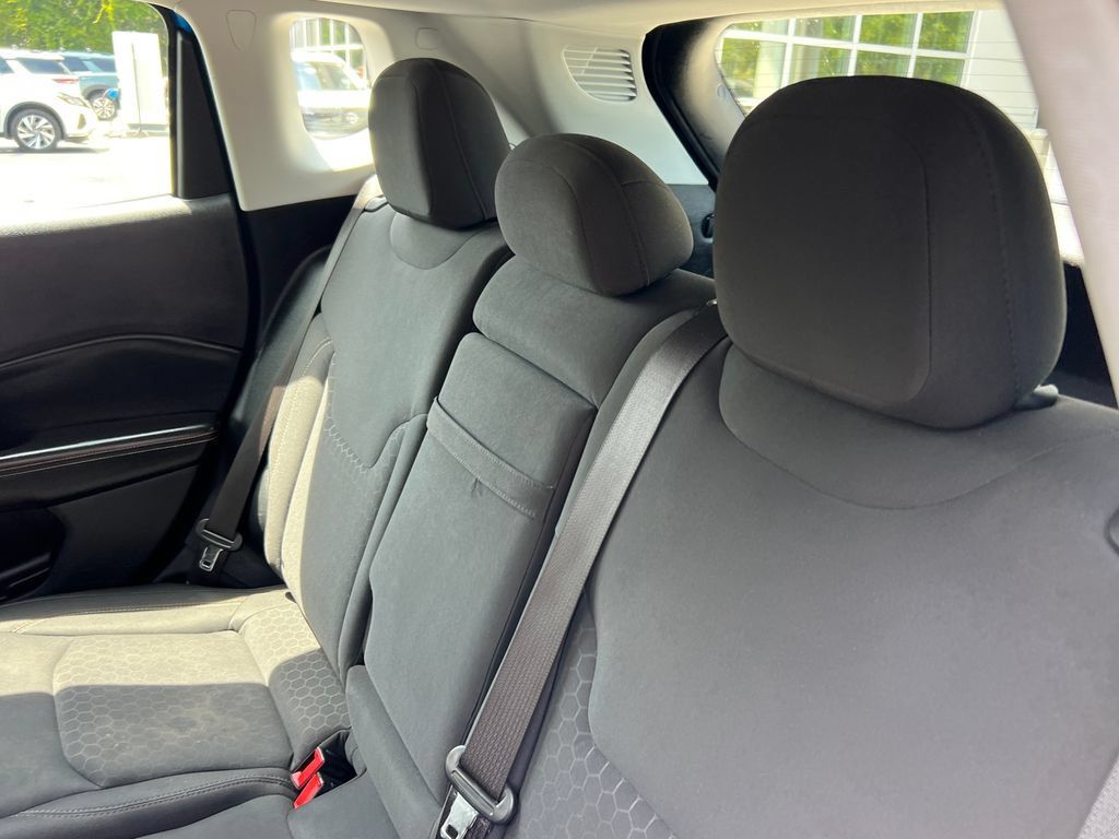 Used 2018 Jeep Compass Sport w/ Tech Group AWD/4WD image 13