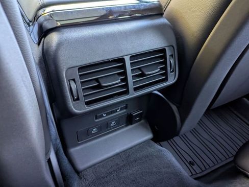 New 2026 Land Rover Range Rover Velar Dynamic SE image 13