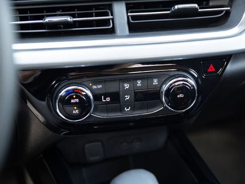 Certified 2024 Chevrolet Trax LT image 14