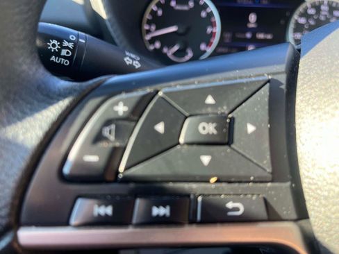 Used 2024 Nissan Sentra SV image 28