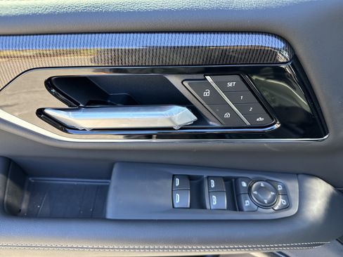 New 2026 GMC Yukon Elevation image 15