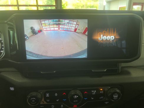 Certified 2025 Jeep Wrangler Sport S image 16