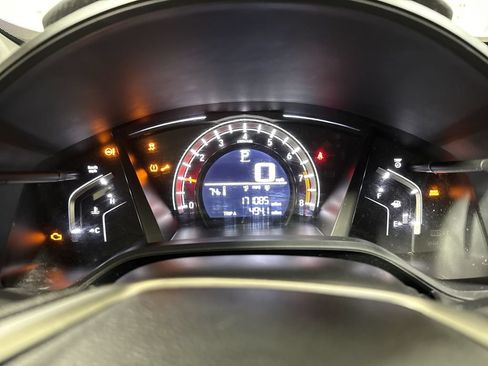 Used 2017 Honda CR-V LX image 12