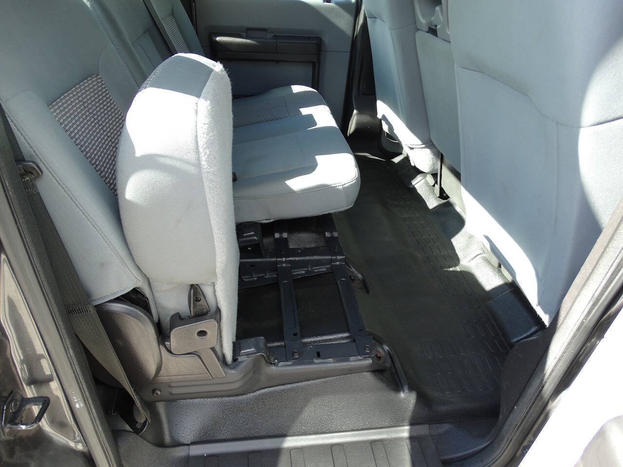 Used 2015 Ford F250 4x4 Crew Cab XL w/ Power Equipment Group image 25