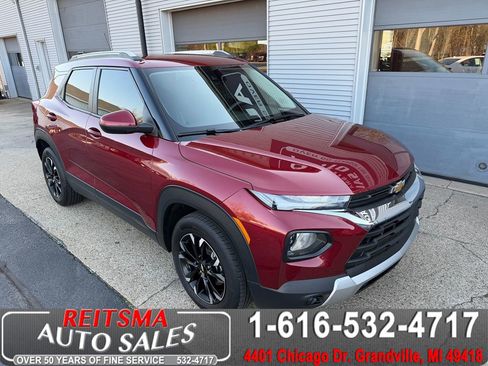 Used 2022 Chevrolet TrailBlazer LT FWD image 1