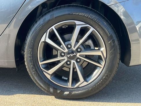 Used 2022 Kia Forte LXS image 11