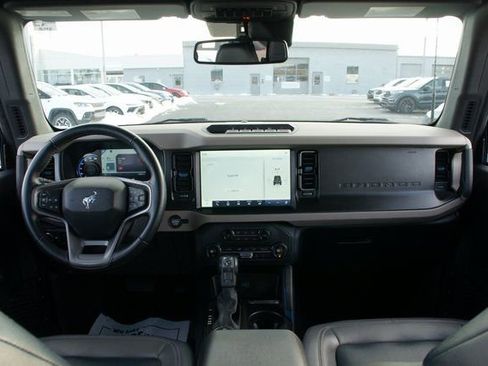 Used 2023 Ford Bronco Wildtrak image 35