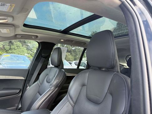Certified 2024 Volvo XC90 T8 Ultimate w/ Lounge Package AWD/4WD image 13