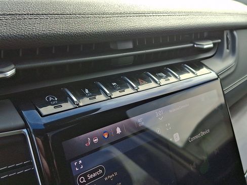 Used 2022 Jeep Grand Cherokee L Limited image 35