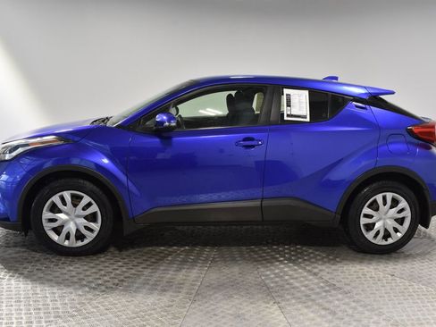 Used 2020 Toyota C-HR LE image 2