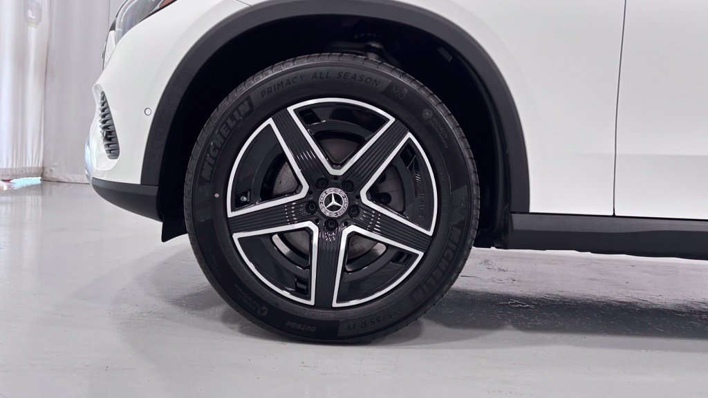 Certified 2025 Mercedes-Benz GLC 300 4MATIC image 30