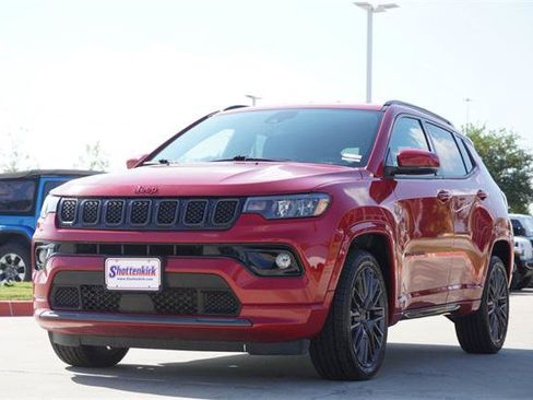 Certified 2023 Jeep Compass Limited image 3