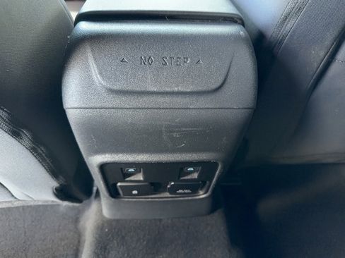 Certified 2023 Ford Bronco Big Bend w/ Sasquatch Package image 31