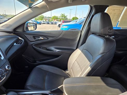 Used 2024 Chevrolet Malibu LT FWD image 25