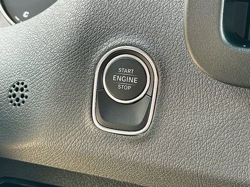 Used 2025 Mercedes-Benz Sprinter 2500 image 22