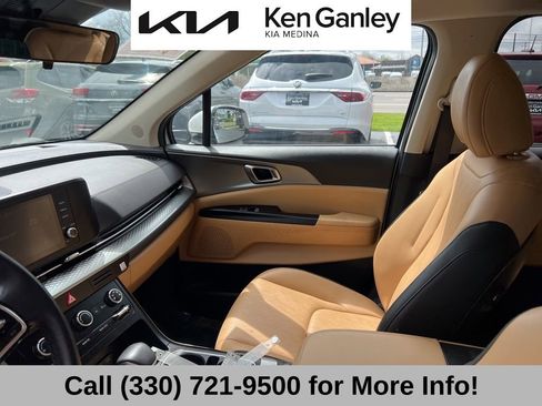 Used 2024 Kia Carnival LX FWD image 41