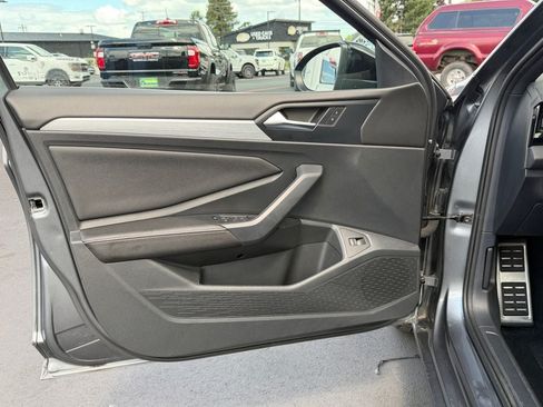 Used 2025 Volkswagen Jetta Sport FWD image 20
