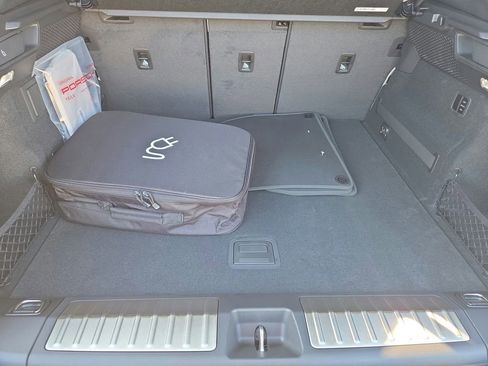 New 2026 Porsche Macan 4S Electric image 31