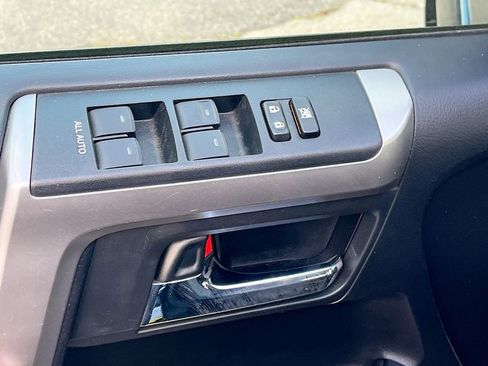Used 2021 Toyota 4Runner SR5 AWD/4WD image 17