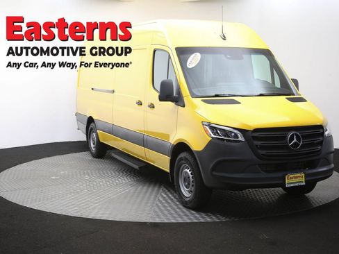 Used 2021 Mercedes-Benz Sprinter 2500 w/ Acoustic Package image 47