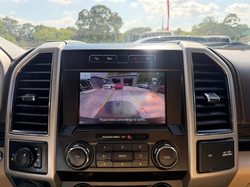 Used 2019 Ford F150 4x4 SuperCrew image 18