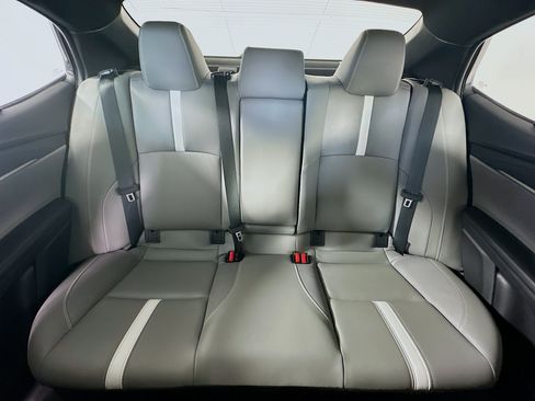 Used 2025 Toyota Camry SE FWD image 30