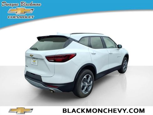 Used 2024 Chevrolet Blazer LT w/ Convenience Package FWD image 3