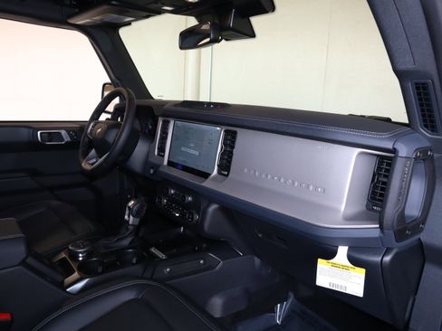 New 2025 Ford Bronco Outer Banks image 38