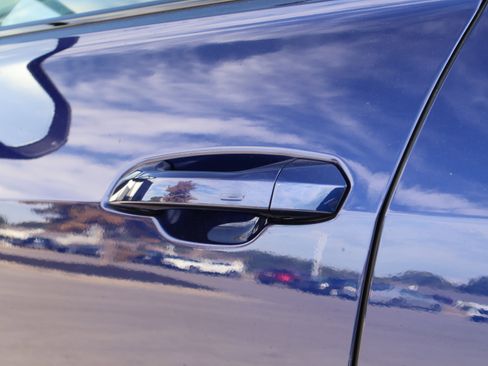 Used 2021 Audi Q8 Prestige w/ Prestige Package image 21