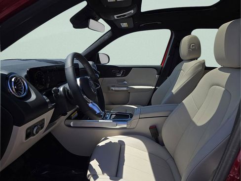 New 2026 Mercedes-Benz GLB 250 image 18
