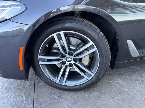Used 2023 BMW 530i w/ Premium Package RWD image 5