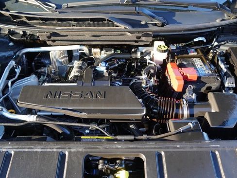 Used 2025 Nissan Rogue S image 37